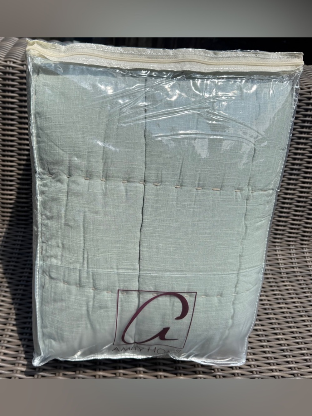 Frontgate Reversible Quilted Comforter - King - NWT